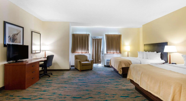 Четырёхместный люкс Gateway Hotel & Suites Ocean City, an Ascend Collection Hotel