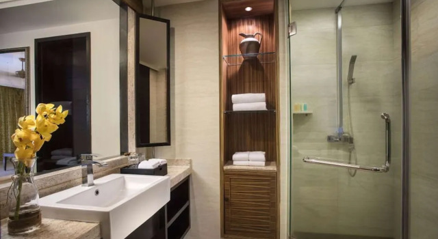 Семейный люкс c 1 комнатой с видом на океан Ramada Plaza by Wyndham Sanya Bay