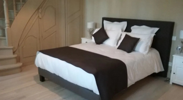 Auberge de la Treille - Chambres dHôtes, Забронировать Хостел Авиньон ViaRhona, рядом с Филипп Ле Бел Тауэр
