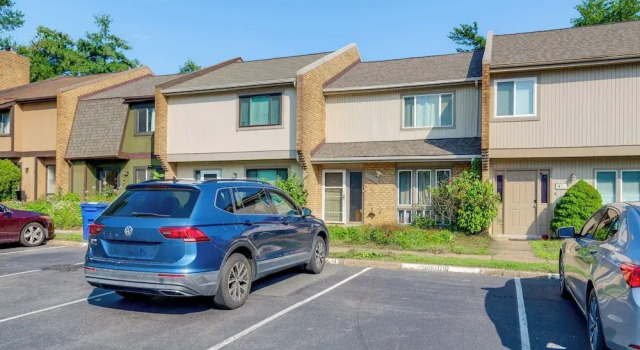 Апартаменты 3 Mi to Dulles Airport: D.c. Area Townhome