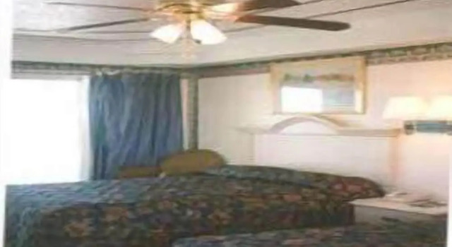 Четырёхместный номер Standard с балконом Knights Inn Corpus Christi