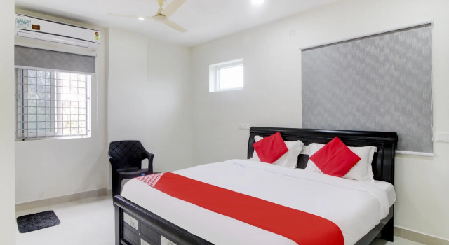 OYO 82495 Pgr Guest Inn, Rezerwuj Pensjonat Hyderabad 