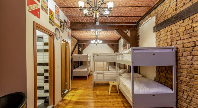 Кровать в общем номере (женский номер) с балконом Sanat Hostel Taksim