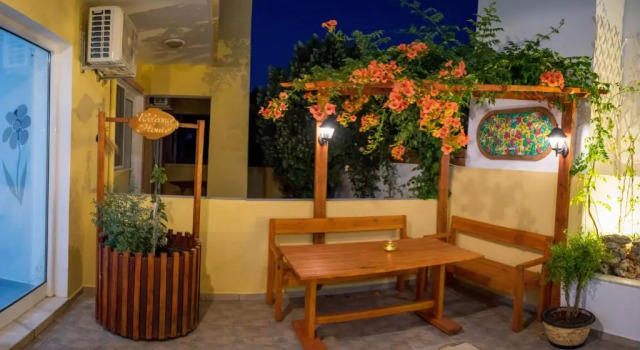 Апартаменты Pantheon Deluxe Apartments