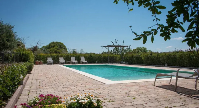 Коттедж с балконом TD Casale Del Vento in the Countryside With Pool