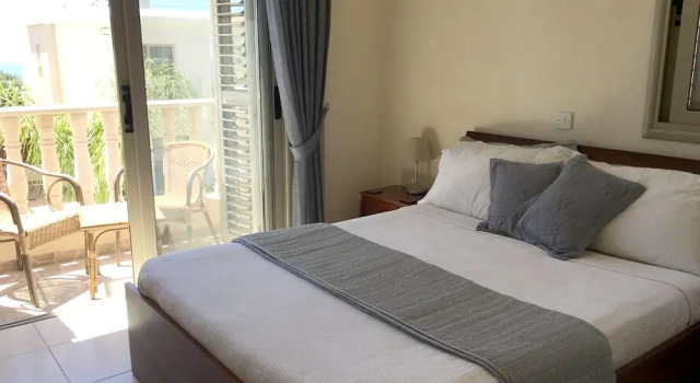 Villa with 3 Bedrooms in Kissonerga, with Wonderful Sea View, Private Pool, Enclosed Garden - 4 Km From the Beach, Boek Villa Vakantiehuizen in Kissonerga, Cottage
