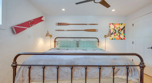 Downtown Minocqua Retreat: Walk to Minocqua Lake!, Book Hotel 3-stjernede hoteller i Minocqua, 3*