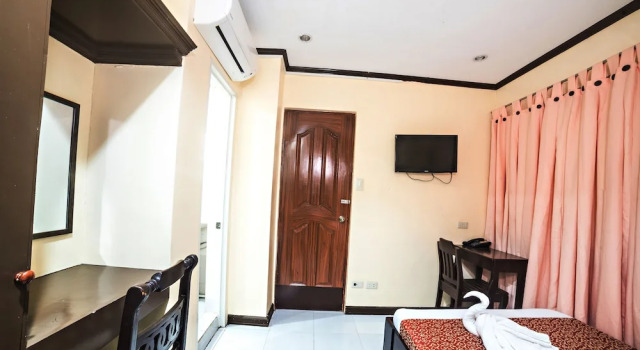 Ekonomiczny dwuosobowy pokój Peach Tree Lodge