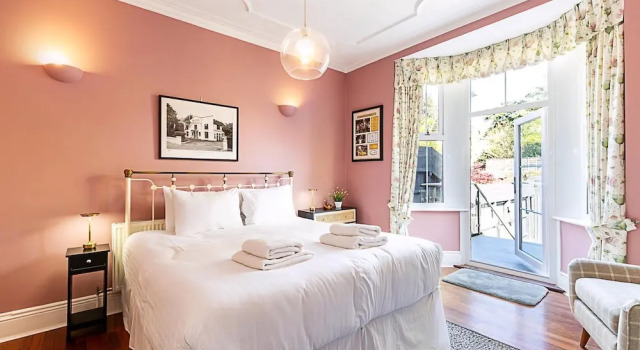 Chic Garden Flat in Leafy Ealing, Varaa Huoneisto Asunnot kohteessa Merseyside, Huoneisto