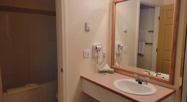Двухместный номер Standard Western Budget Motel #3 Whitecourt