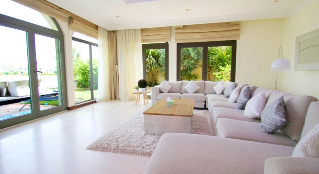Вилла с 5 комнатами Kennedy Towers - Frond E Villa