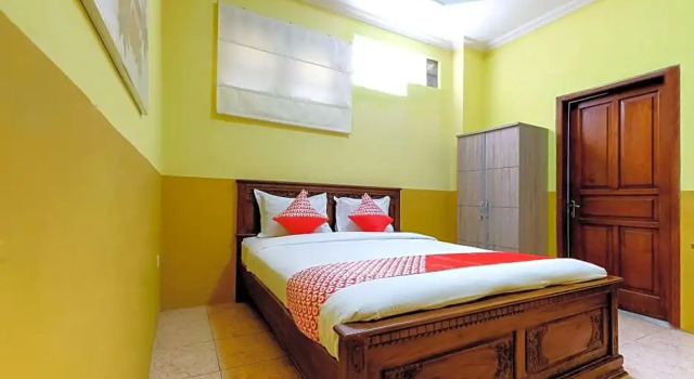 Superior Suite OYO 338 Guest House Omah Manahan