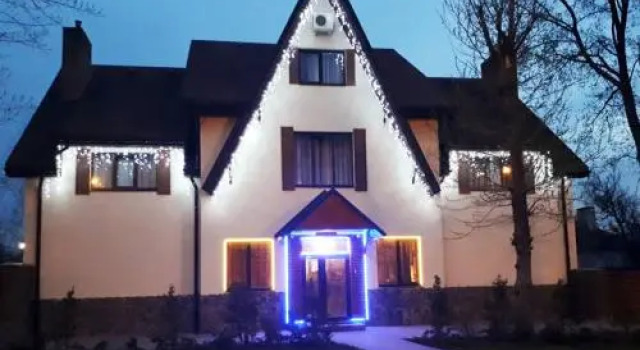 Hotel Yar, Varaa Hotelli Harkova 