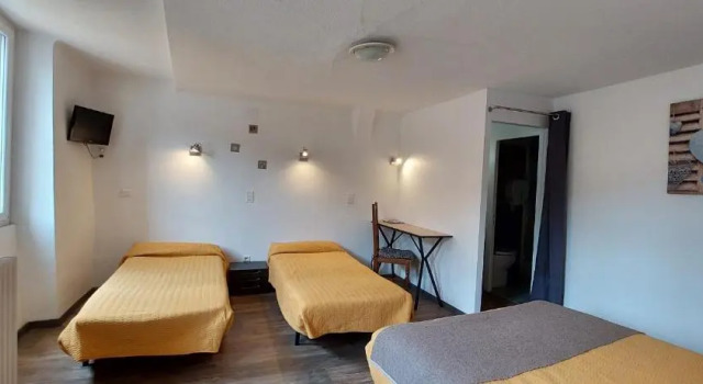 Четырёхместный номер Standard Hotel pascal