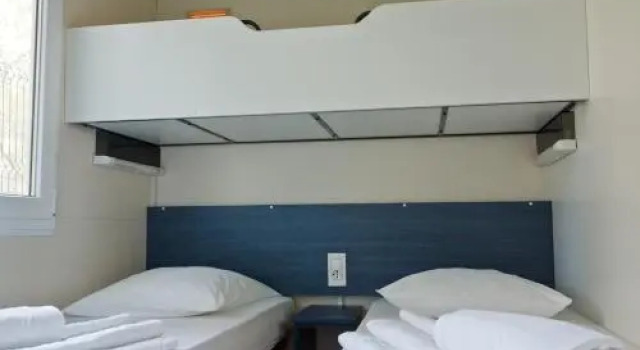 Mobile Homes Camping Kovačine, Varaa Leirintäalue Hotellit Kvarner Islands uima-altaalla, Uima-allas