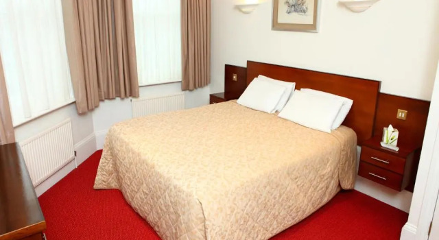Двухместный номер Standard Gatwick Cambridge Hotel