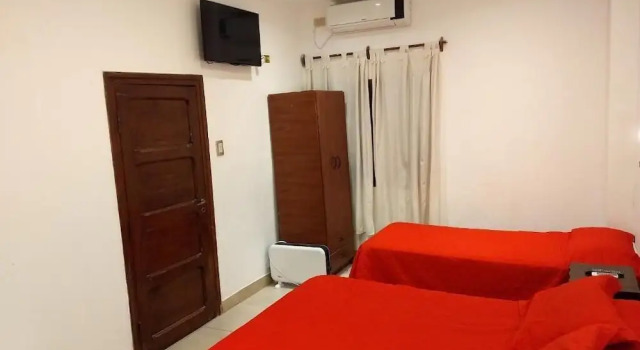 Четырёхместный номер Standard Hotel Residencial España