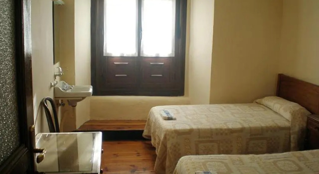 Hostal Paris