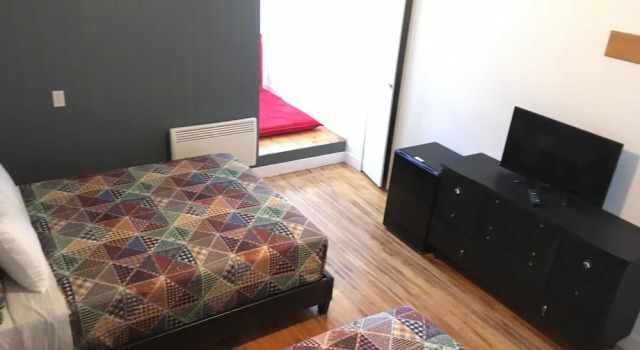 Четырёхместный номер Standard Auberge au toit rouge