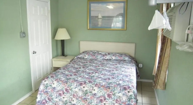 Четырёхместный номер Standard Bayfront Cottages