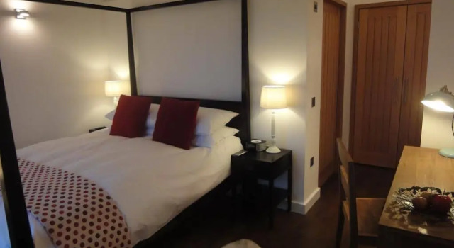 Hillstone Lodge