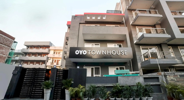 OYO Townhouse 349 Unitech Cyber Park Gurgaon, Забронировать Отель Гургаон 