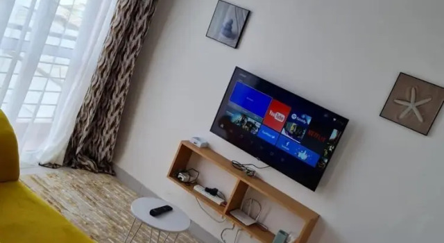 Студия Lux Suites Racecourse Gardens Studio Apartments