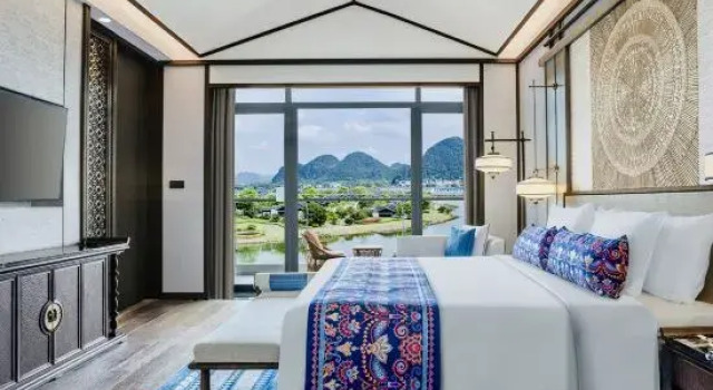 Люкс с балконом и с видом на озеро Steigenberger Guilin