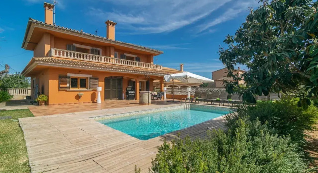 Paradise 88 in Son Ferrer