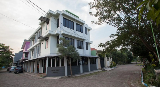 RedDoorz Syariah near DBL Arena 2