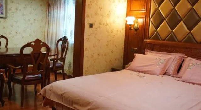 Люкс Presidential с видом на озеро Shiquan Yuejianglou Apartment