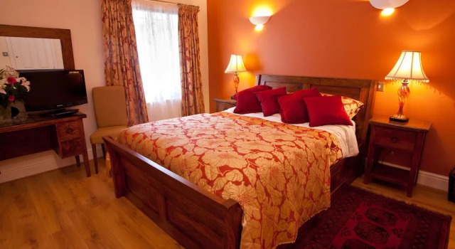 Country Getaway - Tosson Tower Farm, Забронировать Фермерский дом Отели Шотландских границ с парковкой, Парковка