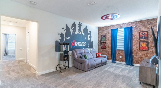 1077 Champions Gate