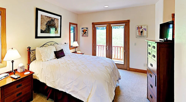2700 Cross Timbers Trail Townhouse #1 4 Bedrooms 3.5 Bathrooms Townhou
