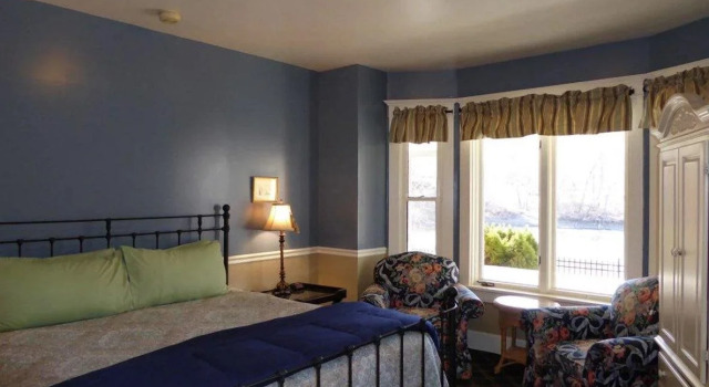 Riverfront AirBnb - Clark Fork Suite 1, Забронировать Отель Мизула штат Монтана