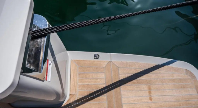 Yaloou Exclusive Yachting & More BLUEGAME 42