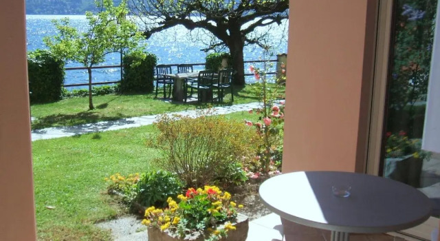 Семейный номер Standard с видом на озеро Hotel Garden