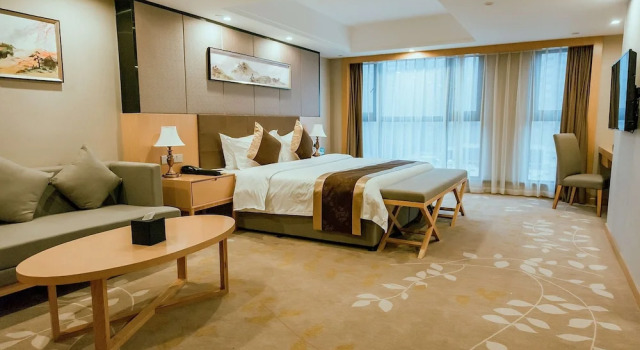 Двухместный номер Deluxe с видом на озеро Days Inn by Wyndham Business Place Sichuan Bazhong