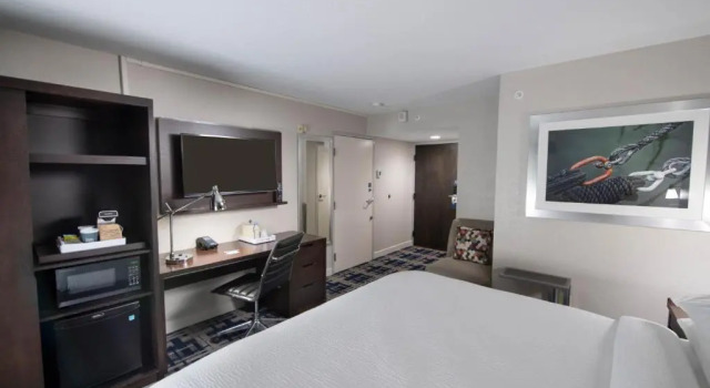 Двухместный люкс Four Points by Sheraton Charlotte - Lake Norman