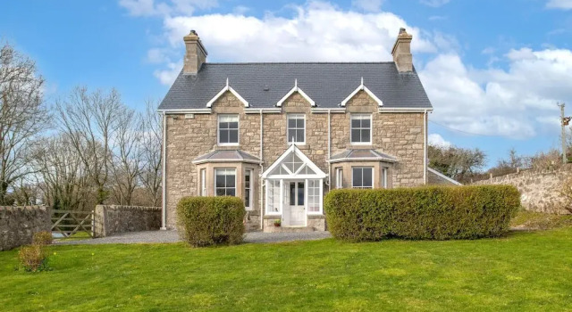 Flagstaff, Book Feriehus Llangoed Anglesey