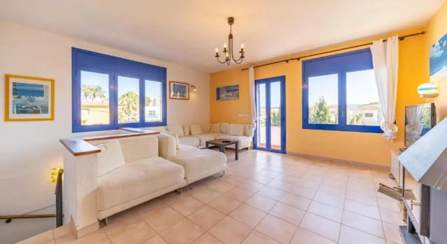 Villa Sol, Забронировать Вилла Отели в центре Ла-Эскал, в центре