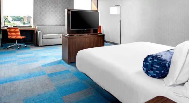 Двухместный номер Standard Aloft by Marriott Durham Downtown
