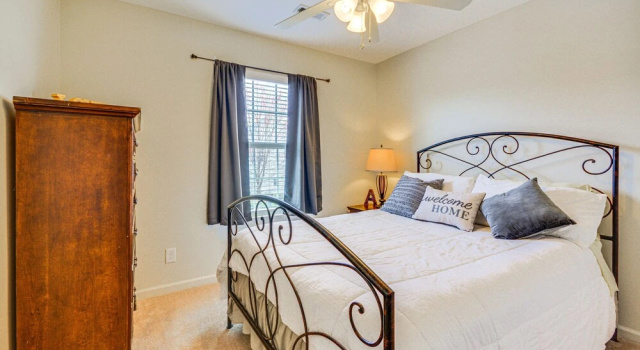 Cozy Greensboro Townhome w/ Community Pool & Grill