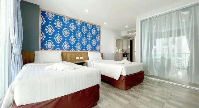 Двухместный номер Superior с балконом и с видом на бассейн Dragon Beach Resort , Jomtien Beach Pattaya