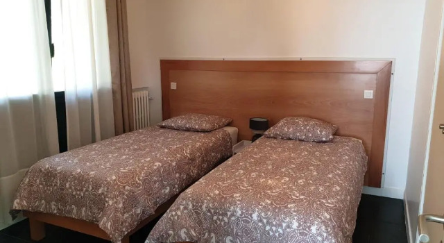 Maison de 2 chambres avec terrasse amenagee et wifi a Argenteuil, Varaa Hotelli Argenteuil 