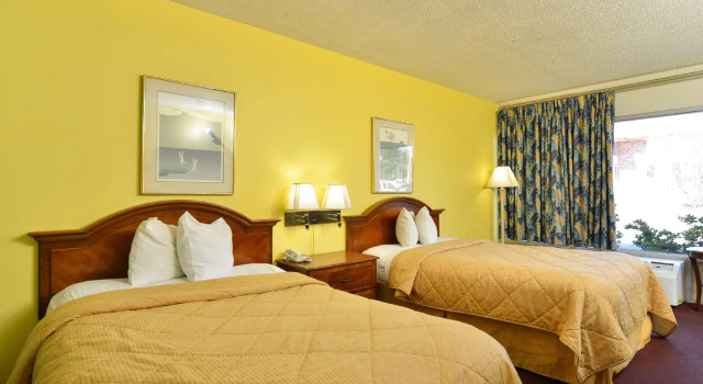 Четырёхместный номер Standard Americas Best Value Inn Cocoa Port Canaveral