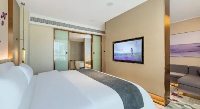 Люкс Deluxe Lavande Hotel (Hechi Macau International City)