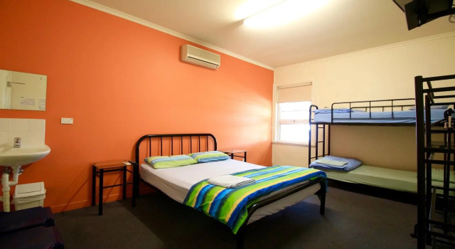 The Guesthouse - Hostel