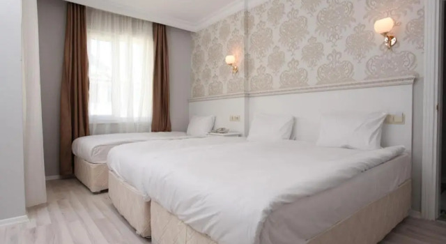 Трёхместный номер Standard с балконом Golden Spark Apart Hotel