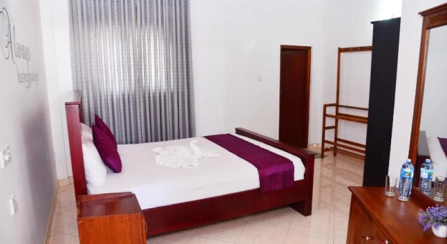 Cinnamon Holiday Inn, Забронировать Отель Хиккадува Округ Галле